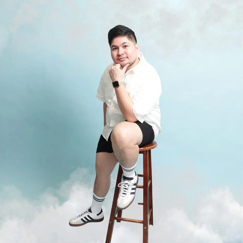 Fun and James seated for a portrait